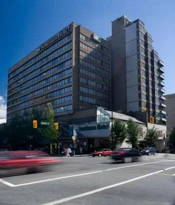 Sandman Hotel Vancouver Downtown Hoteles cerca de Sam Kee Building