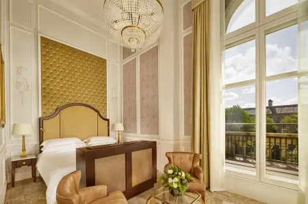 The College Green Hotel Dublin, Autograph Collection