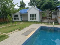Kaadgal Resort - Pools