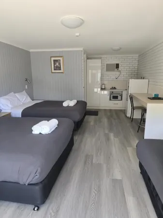 Bega Southtown Motor Inn Отели в г. Танджа