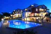Antilia Apartments - Pools