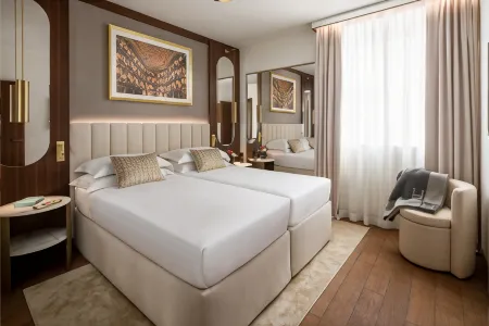 Teatro Luxury Apartments Firenze - Starhotels Collezione Отели рядом с достопримечательностью «Палаццо Медичи»