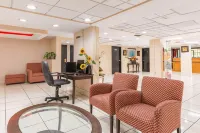Quality Inn & Suites Orlando Airport Hotels in Pine Castle