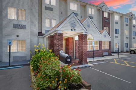 Microtel Inn & Suites by Wyndham Cordova Memphis I-40 East Отели в г. Кордова