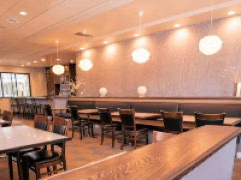 コーズウェイベイ ホテル ランシングのホテル