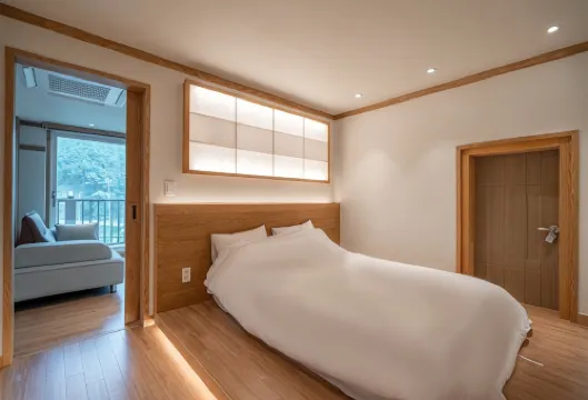 Gongju Mori's Forest Pension