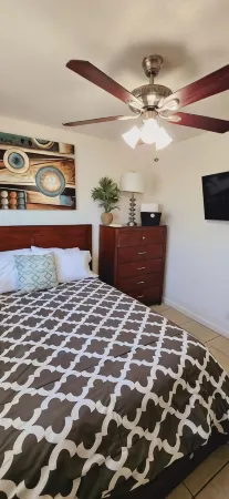 Spacious Retreat 4 Bdr House!