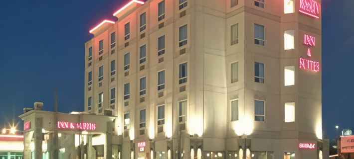 Rosslyn Inn & Suites Hotels in Edmonton