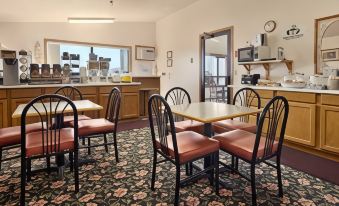 Super 8 by Wyndham Huron