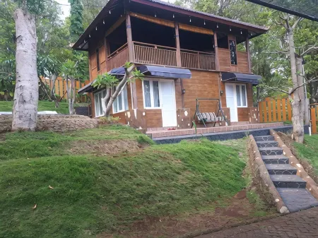 NK Villa Syariah and Cafe Prigen