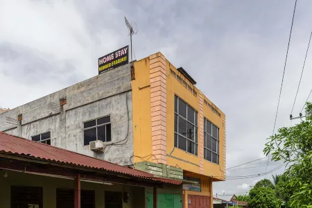 Hotel O Home Stay Kembar Syariah Отели в г. Бинджай