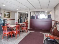 Rodeway Inn Hotels near Pershing Field