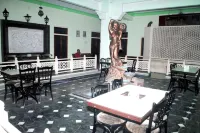 โรงแรม นาวรันค์ - ห้องครัว