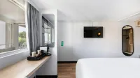 Campanile NATURE - Poitiers Sud Aéroport Hotels in Poitou-Charentes