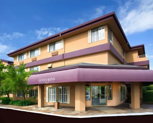 Governors Inn Hotel Sacramento - parking
