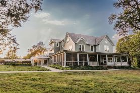 Stonebreaker Hotel