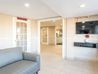 Super 8 by Wyndham Gananoque        Country Squire Resort Hotels in Gananoque