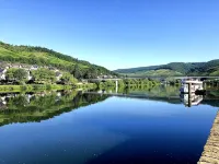 Holiday on the Moselle in our holiday apartment in Zell (Mosel) Hotéis em Zell