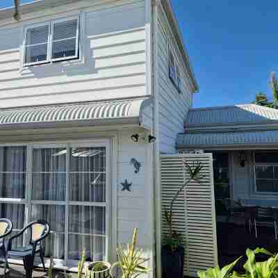 Have it all in Central Whitianga Hotel Exterior