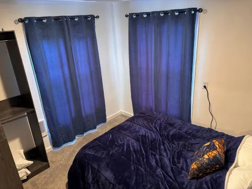Hogwartz "House Ravenclaw" Themed 2-bd, 1-ba upstairs apartment.
