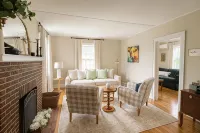 Walk to Longwood • Sleeps 6 • Cozy Cottage Near Hampden-Sydney - Wifi