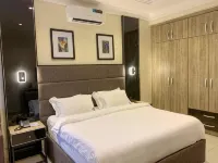 Five Homes Hotel and Apartments - Bed and Breakfasts