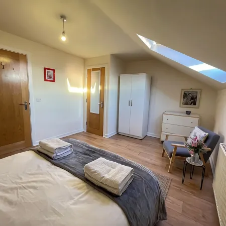 Apartment in Swinton with Free Parking–  Sleeps 4
