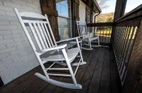 Red River Gorge! 5 bed/3bath on 8 private acres!! Hot tub, Arcade room, Garage