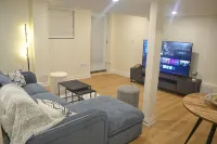 Modern 2-Bed Basement Retreat! - Bungalows