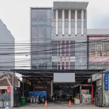 RedDoorz Plus near Grand Indonesia Jakarta Отели рядом с достопримечательностью «Торговый центр Thamrin City»