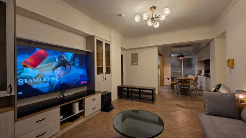 Newly Renovated 3BR 2BA Opposite Taipei 101 - 1 Min to MRT - Elevator - Luxe - Condos
