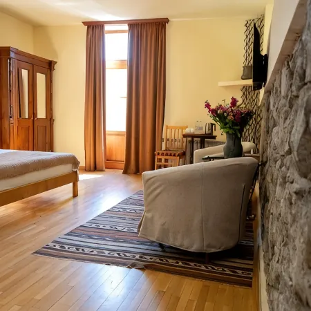 Mirhav Hotel