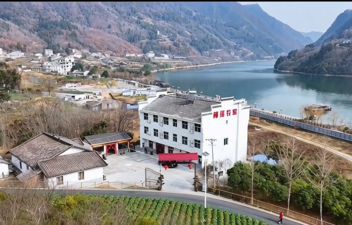 Shiquan Liuxi Fisherman's Home