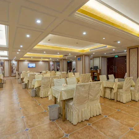 Vienna Hotel (Loudi Chunyuan Pedestrian Street)