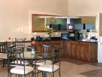 Spark by Hilton Eden Prairie - breakfast