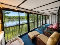 On Locke - Family lake house with pvt beach, dock