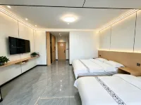 Delingha Qinghe Homestay