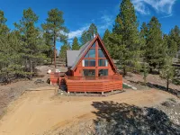 Charming Updated 3-bedroom Chalet with Deck; Small dogs welcome!