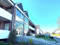 Apartment with 4 beds, south-facing balcony, underground parking space near the beach - 3-Star