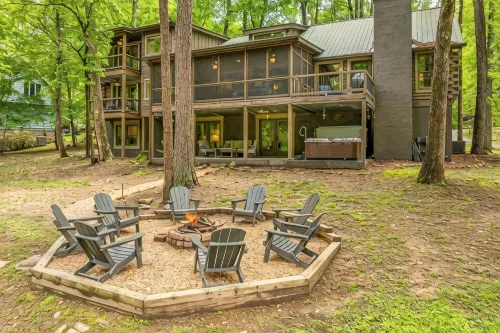 The Grande Lodge- Riverfront, Fiber, HotTub, Fish, DogOK, Game Room, Movie Room - 4-Sterne