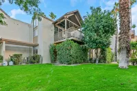 Indian Wells Desert Oasis Views • Patio • Pools - Homestays