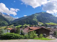 Chalet zur Rose 3-room apartment "Alpen Lilie" 2-8 persons (95m2) Hotels in Gemeinde Berwang