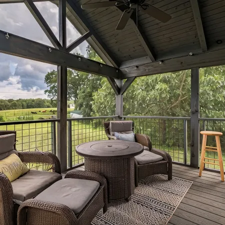 Serene Cabin Retreat on Picturesque Farm