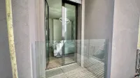 Elegant renovated apartment in the center of town, a few steps from the beach