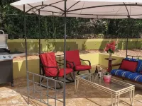 Tropical Treasure: 4 BR Oasis in the Hills of JA マンデビルのホテル