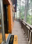 Peaceful, picturesque, Cabin in the mountains !