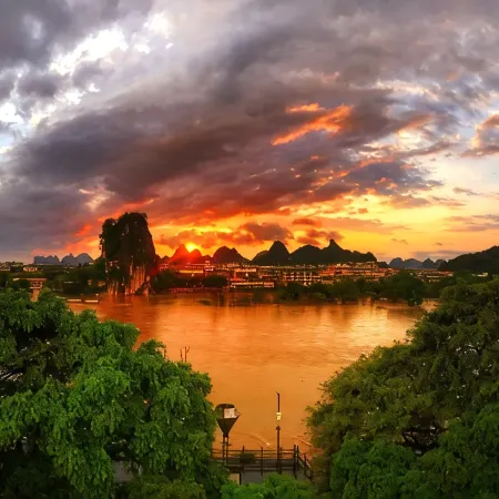 Beside River Inn(Guilin li River City Center Branch) Отели рядом с достопримечательностью «Парк Fuboshan»