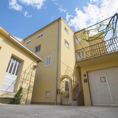 Cozy Apartment Iskra