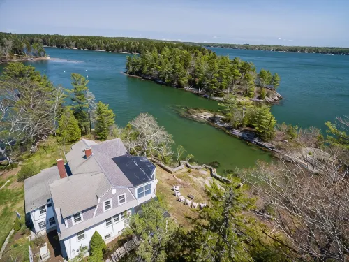 Breathtaking Oceanfront Views with Deep-Water Dock and Mooring - WiFi