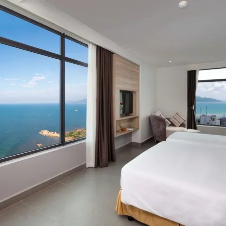 Anrizon Hotel Nha Trang Отели рядом с достопримечательностью «Пляж Хон-Чонг»